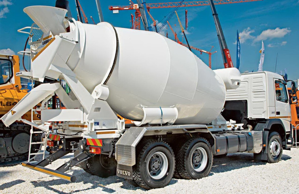 Professional concrete mixer truck delivering ready-mix concrete in Greenacres, FL